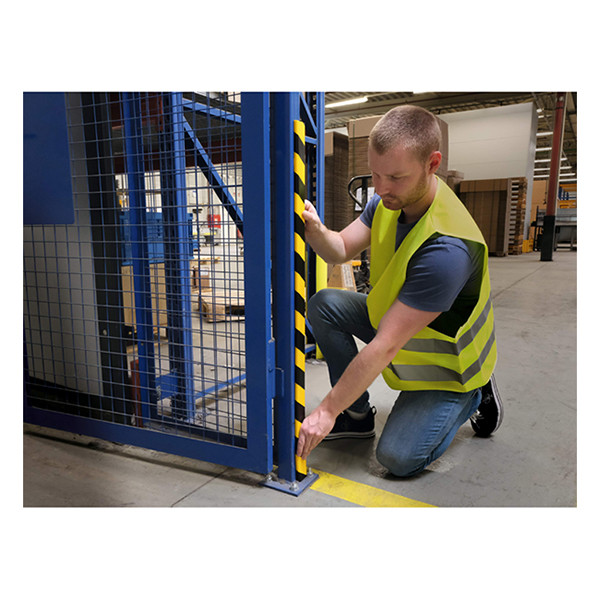 Durable C35 corner protection profile 310258 - 6