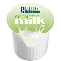 Lakeland UHT half fat milk pots (120-pack)  246059 - 1