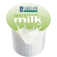 Lakeland UHT half fat milk pots (120-pack)  246059